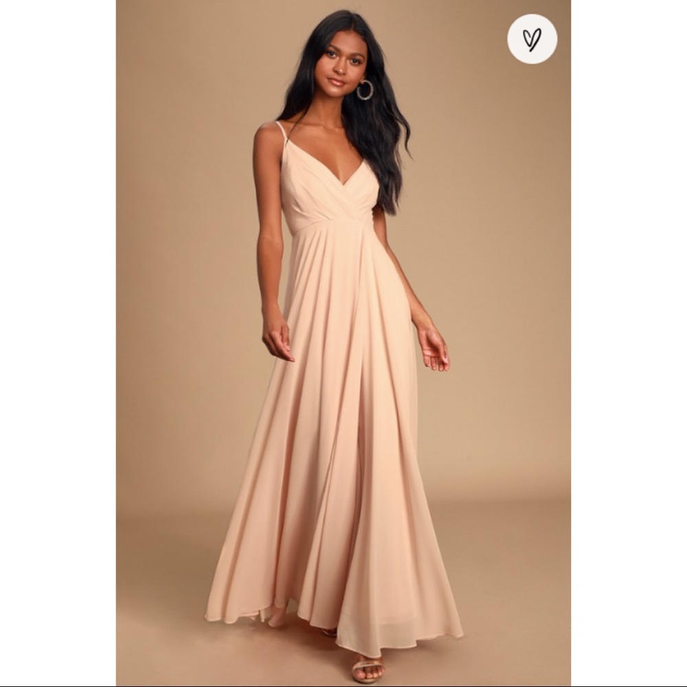 Blush chiffon bridesmaid’s dress